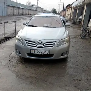 Toyota Camry, 2011