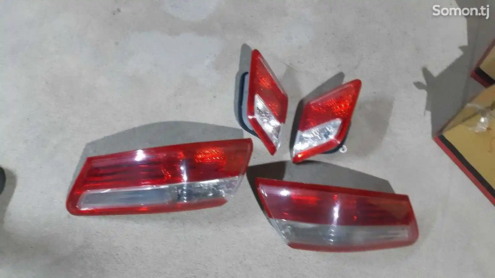 Задние фонари от Toyota Camry-1