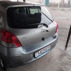 Toyota Vitz, 2010