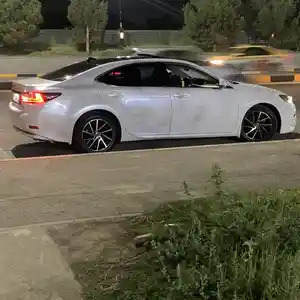 Lexus ES series, 2018