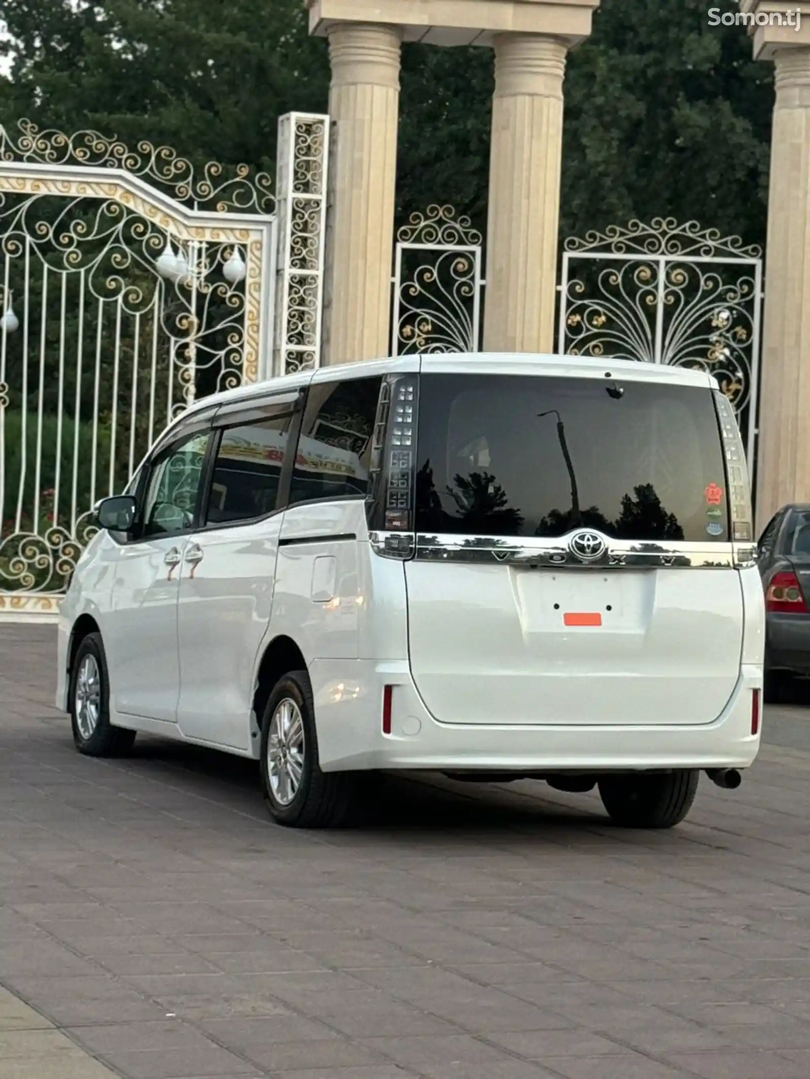 Toyota Voxy, 2016-5