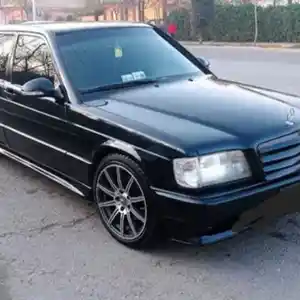 Лобовое стекло Mercedes-Benz W201 1982-1993