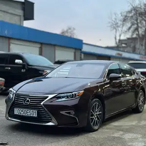 Lexus ES series, 2017