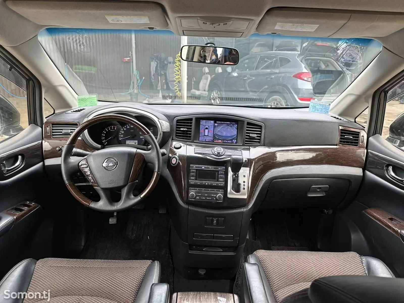 Nissan Elgrand, 2015-11