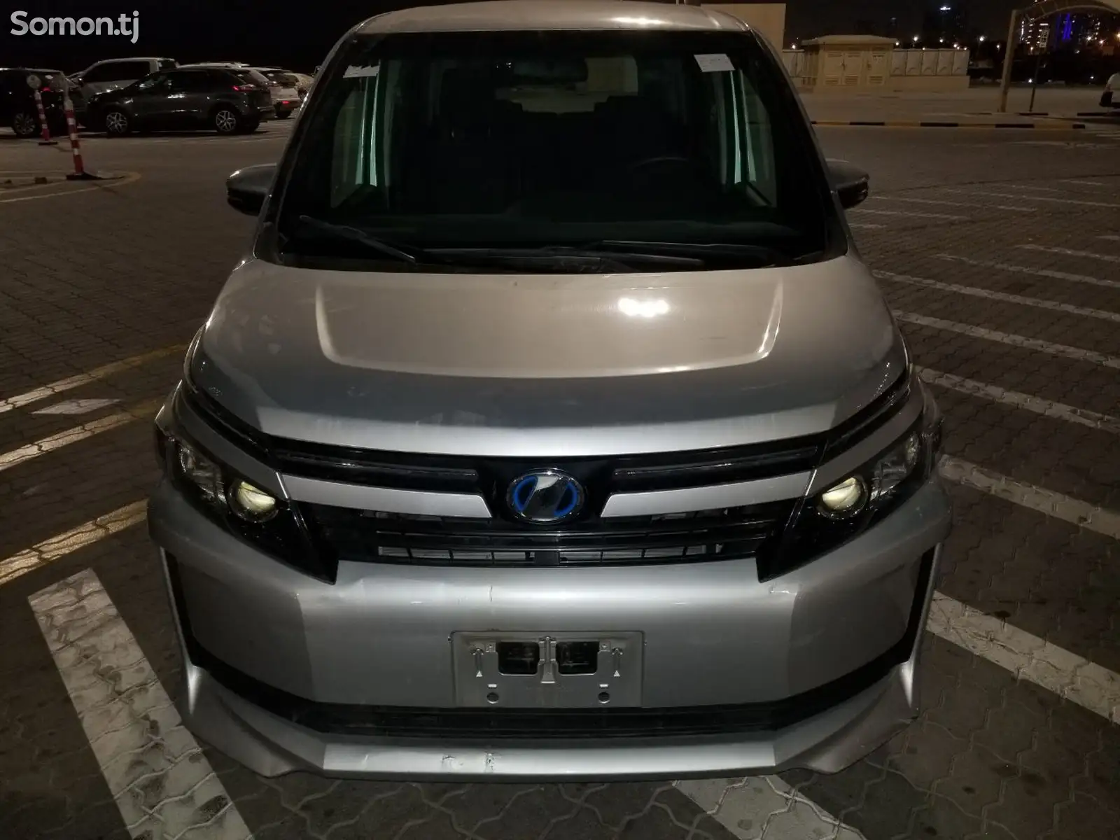 Toyota Voxy, 2015-1