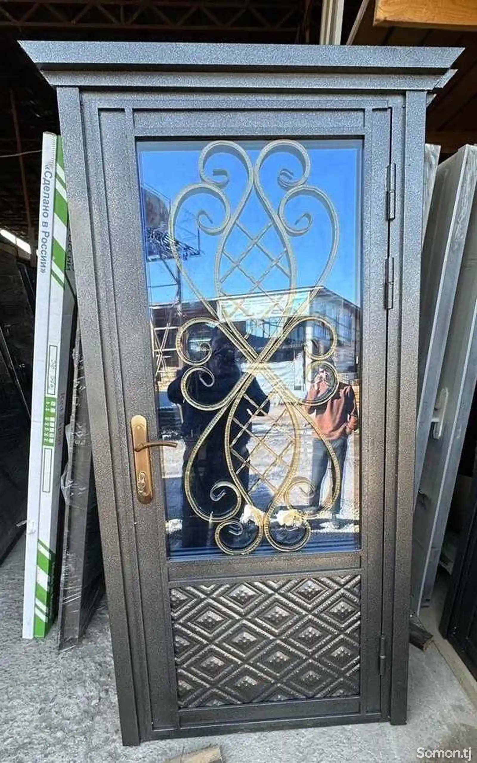 Стеклянная входная дверь-2