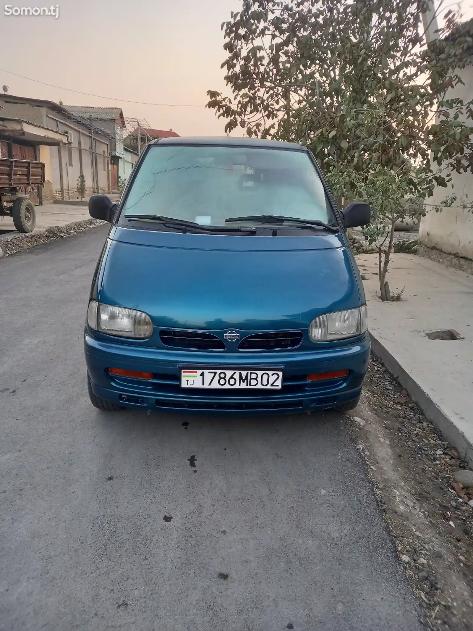 Nissan Serena, 1992-3