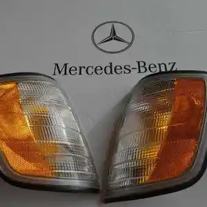 Поворотник от Mercedes Benz
