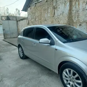 Opel Astra H, 2004