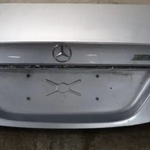 Крышка багажника mercedes