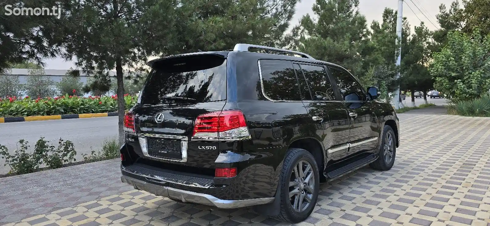 Lexus LX series, 2013-2