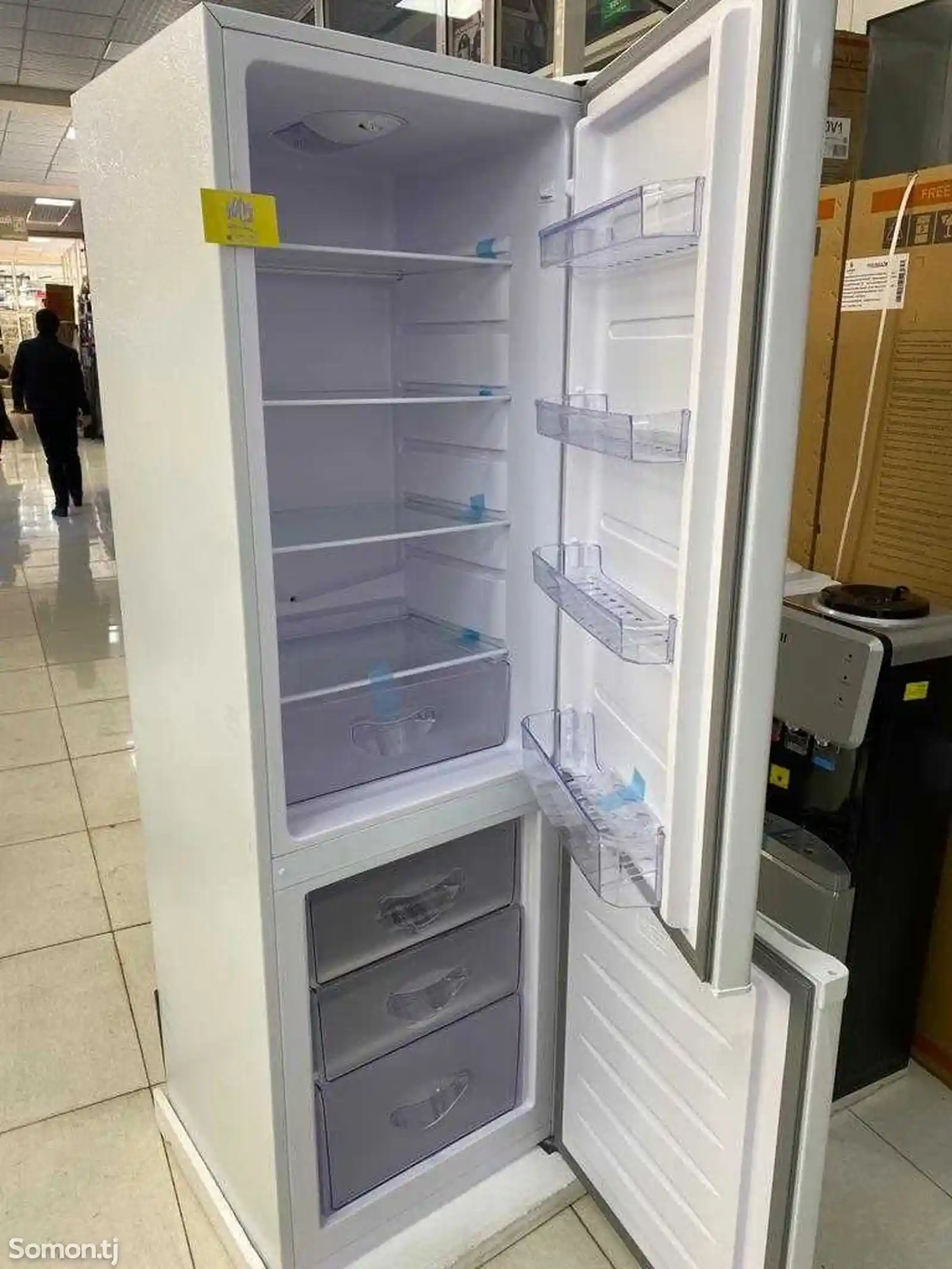 Холодильник Ferre-3