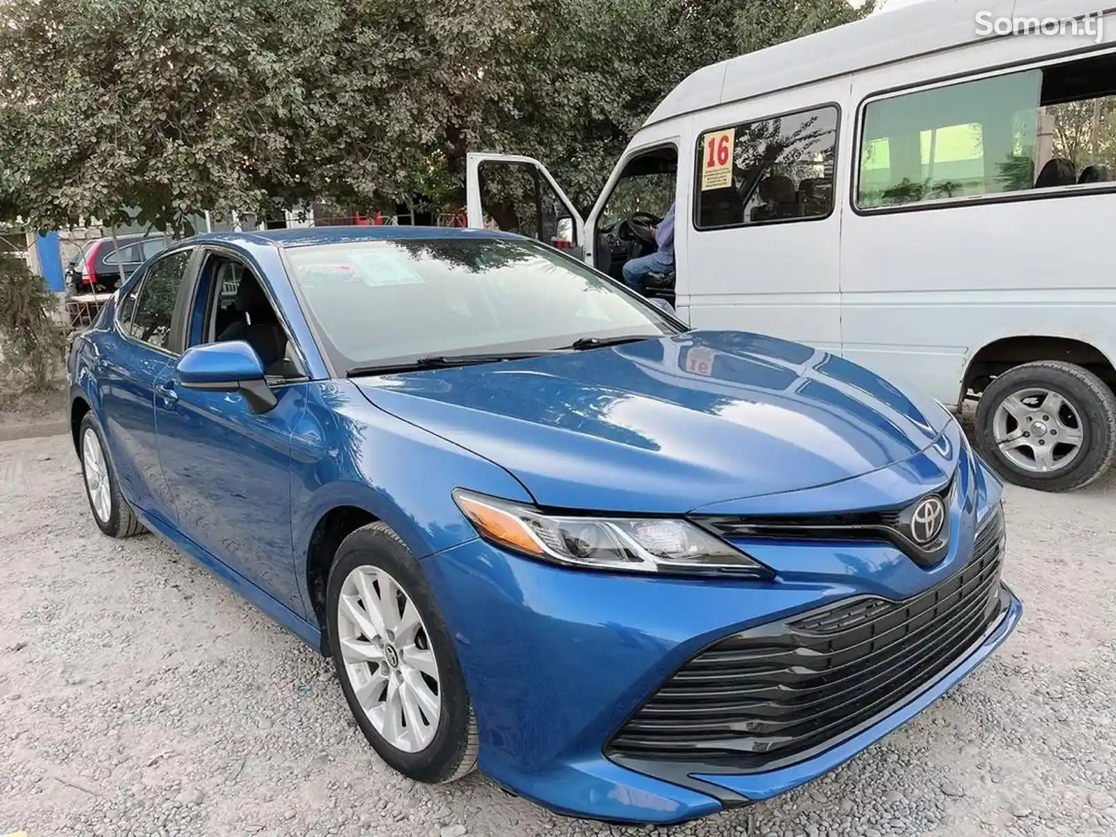 Toyota Camry, 2020-3