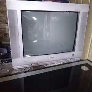 Телевизор с базой и подставкой