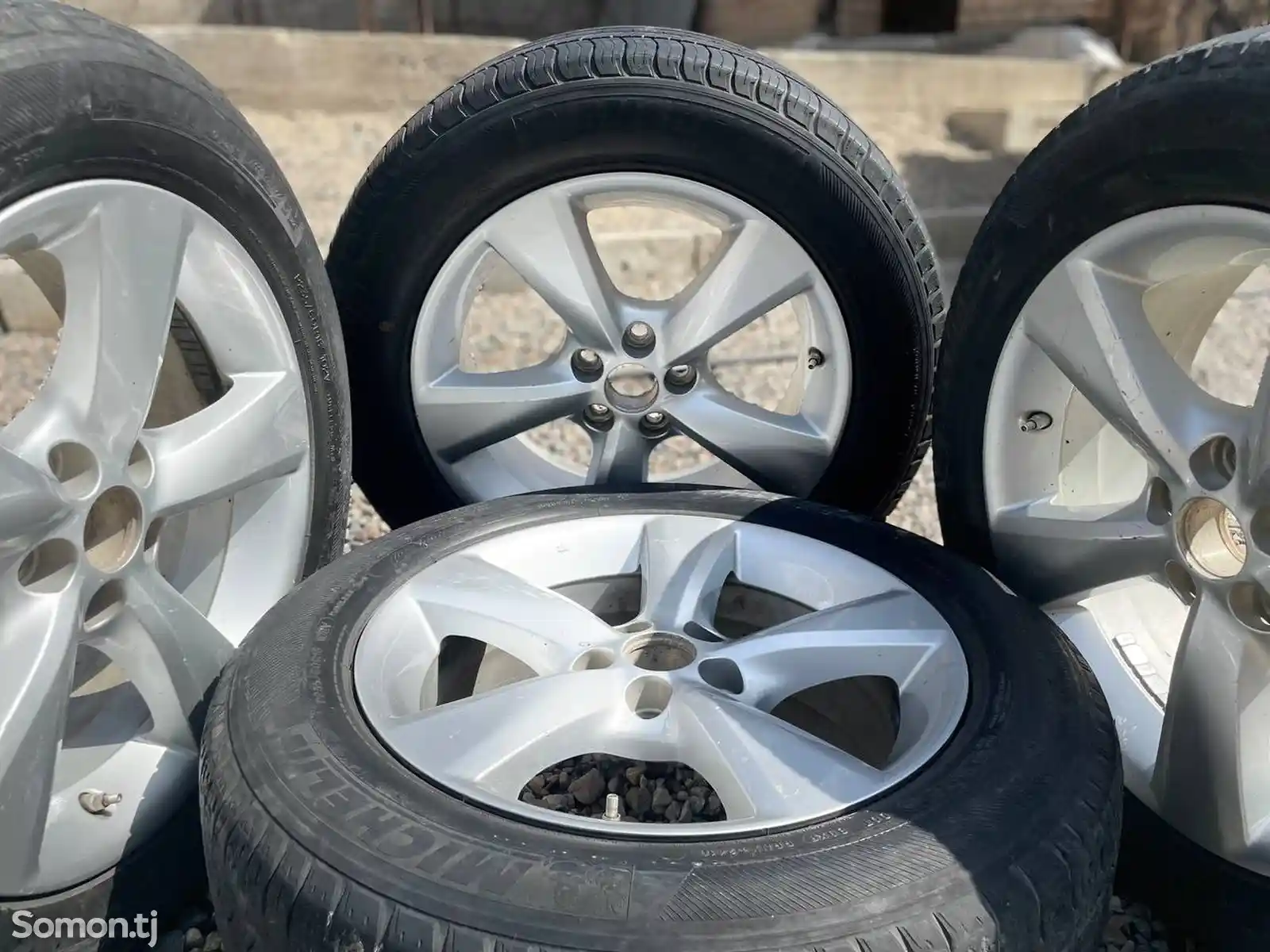 Шины и диски 235/60 R18-4