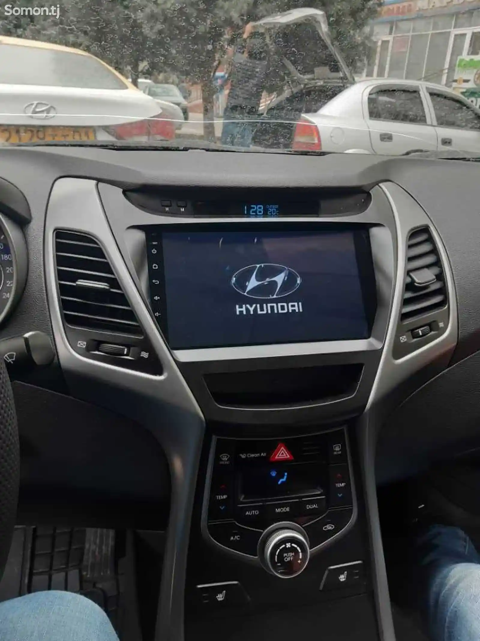 Штатный монитор от Hyundai-1