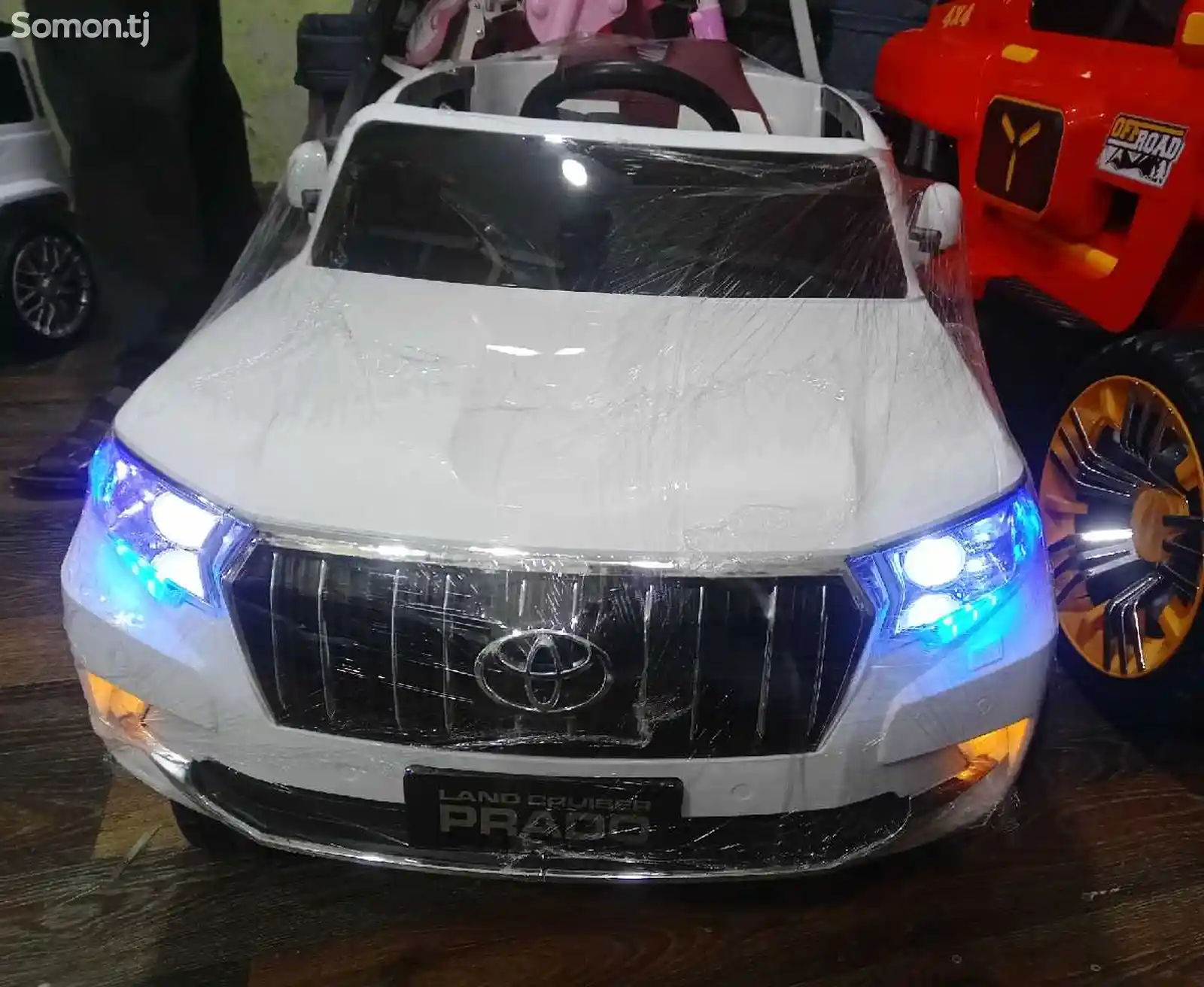 Детский электромобиль Toyota Land Cruiser Prado-1