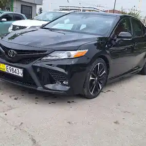 Toyota Camry, 2018