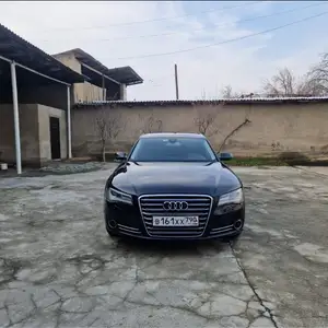 Audi A8, 2010