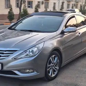 Hyundai Sonata, 2011