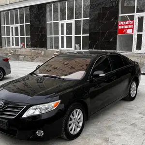 Toyota Camry, 2010