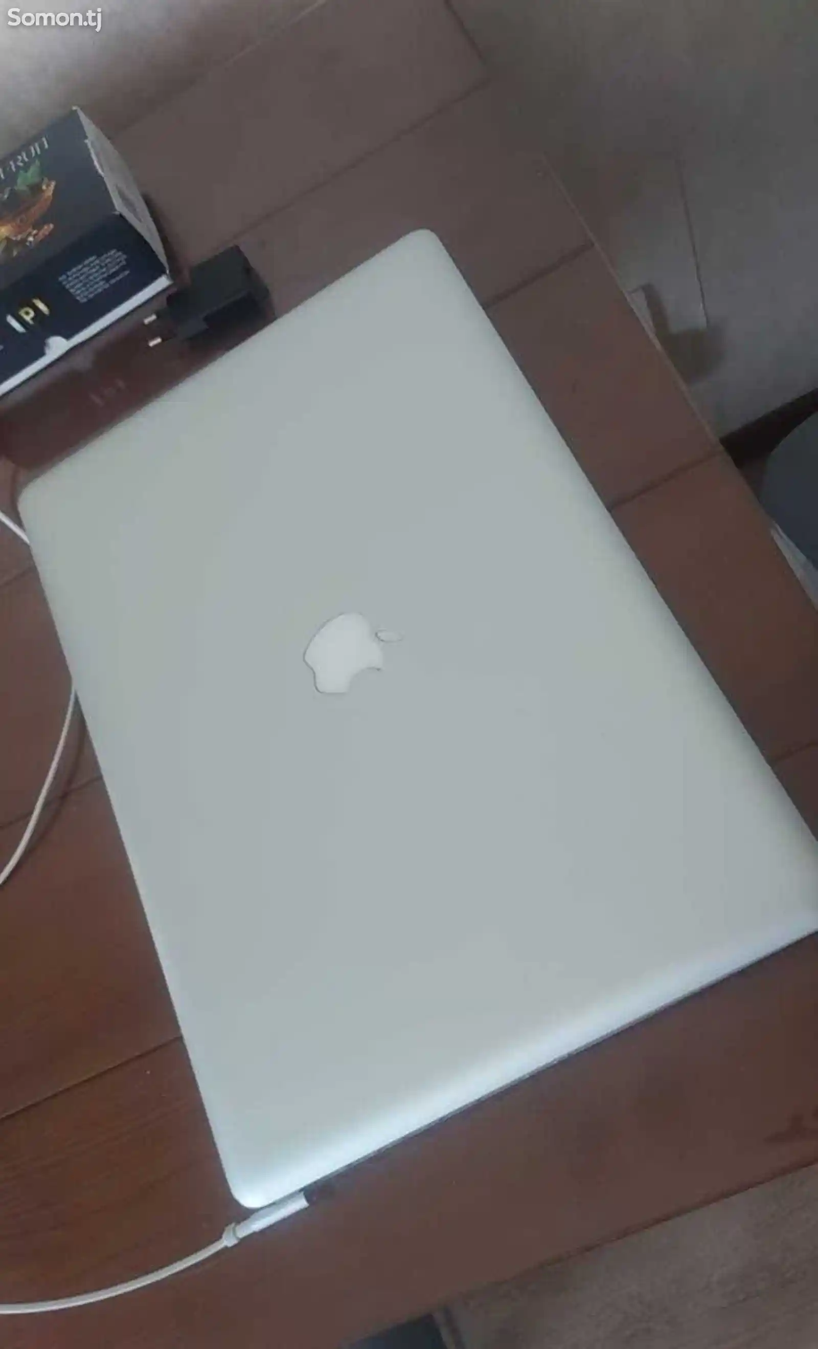 Ноутбук MacBook-3