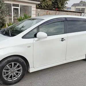 Toyota Wish, 2011