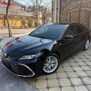 Toyota Camry, 2018