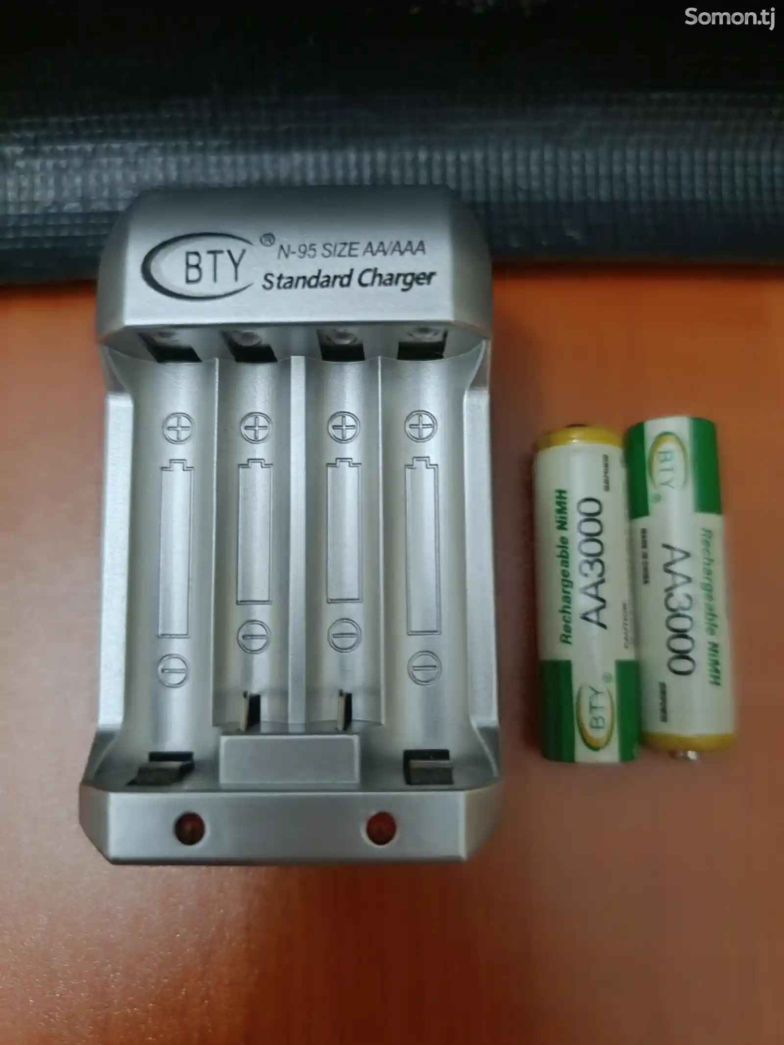 Заряжающая Battery Charger-1