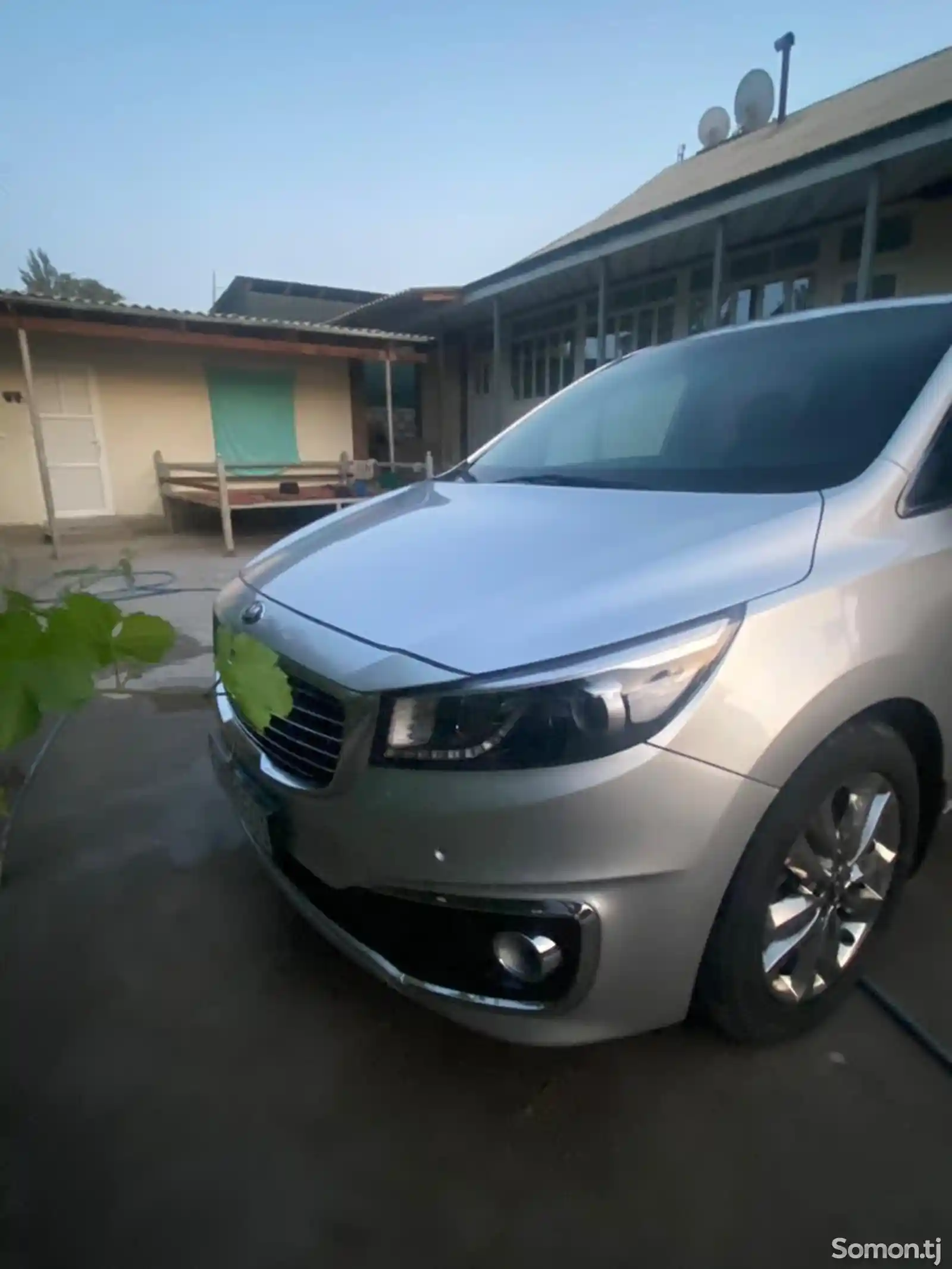 Kia Carnival, 2015-1