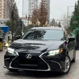 Lexus ES series, 2013