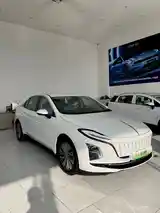 Hongqi E-QM5, 2024-2