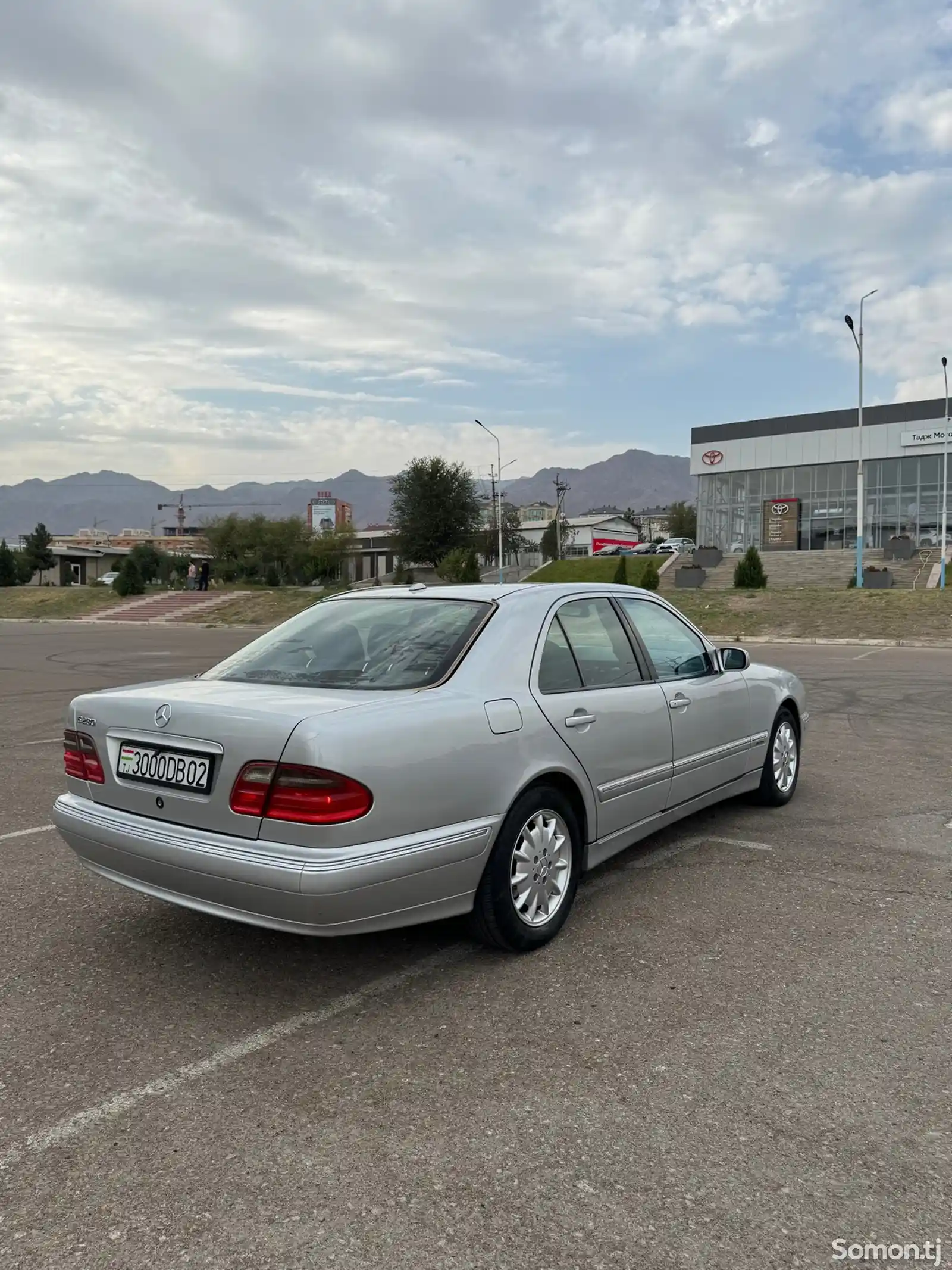 Mercedes-Benz E class, 2002-4