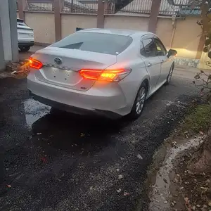 Toyota Camry, 2018