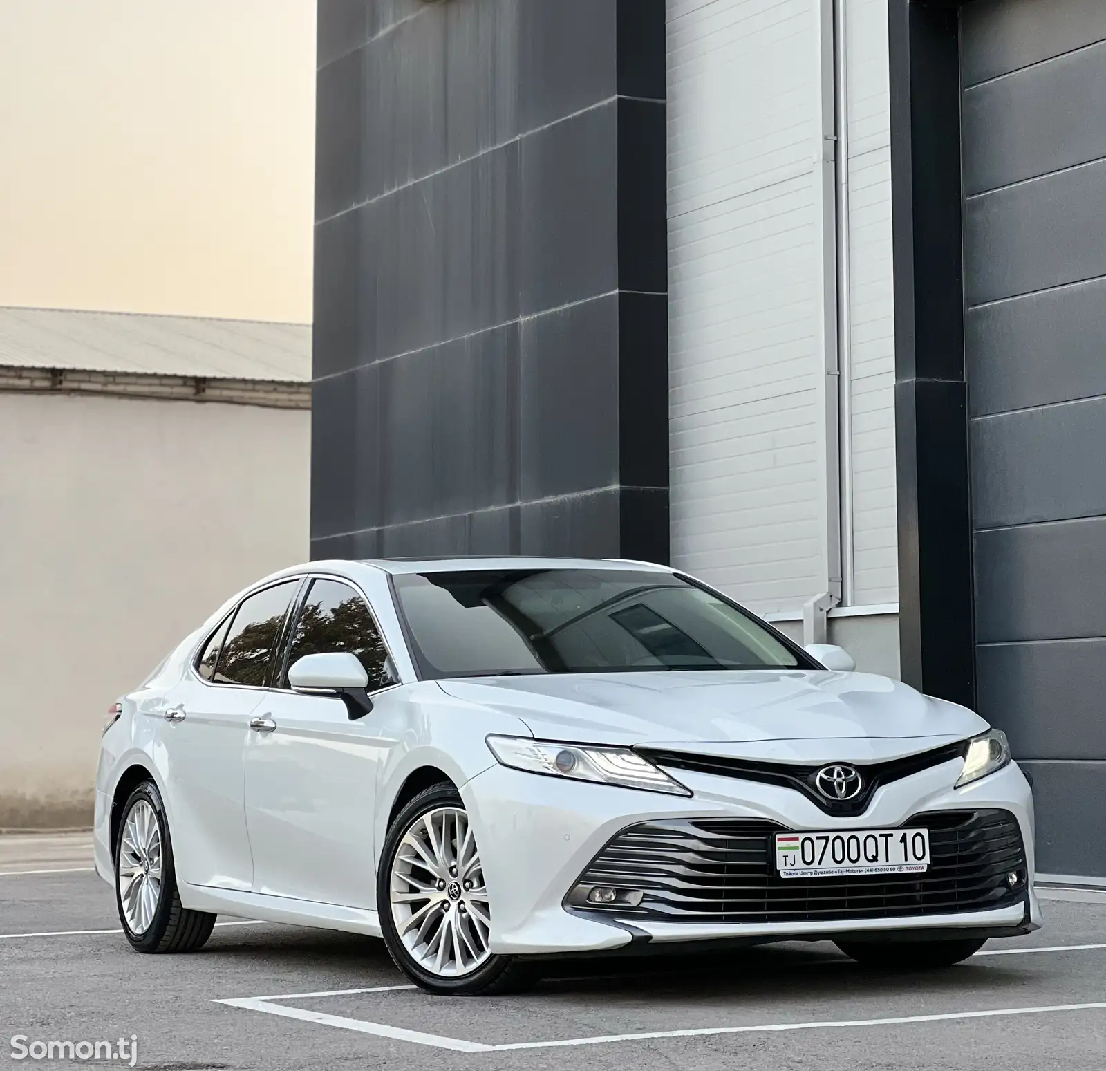 Toyota Camry, 2018-1