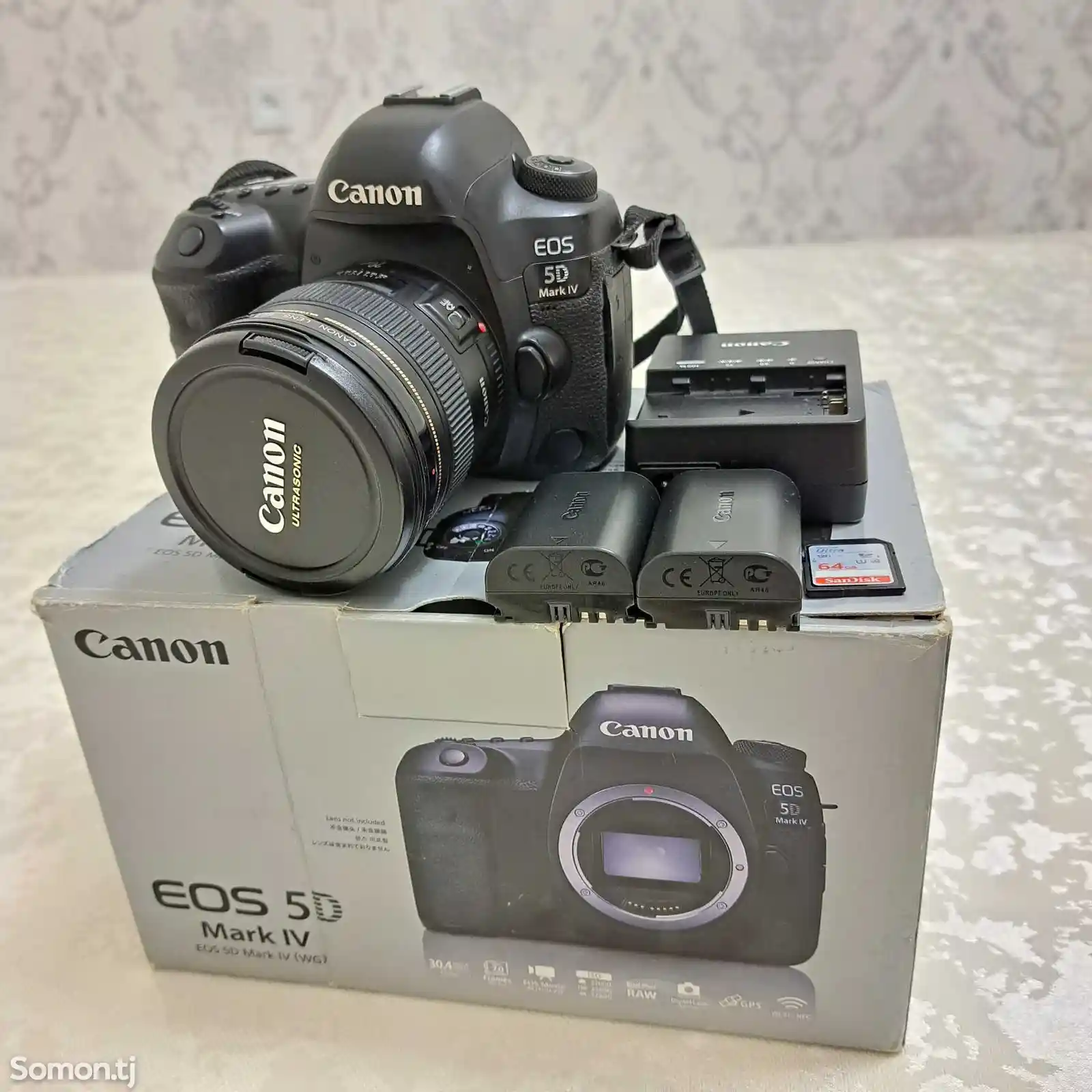 Зеркальный фотоаппарат Canon EOS 5D Mark IV Объектив 20mm f2.8-1