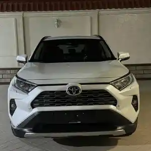 Toyota RAV 4, 2021