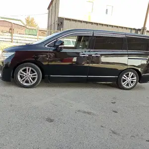 Nissan Elgrand, 2014