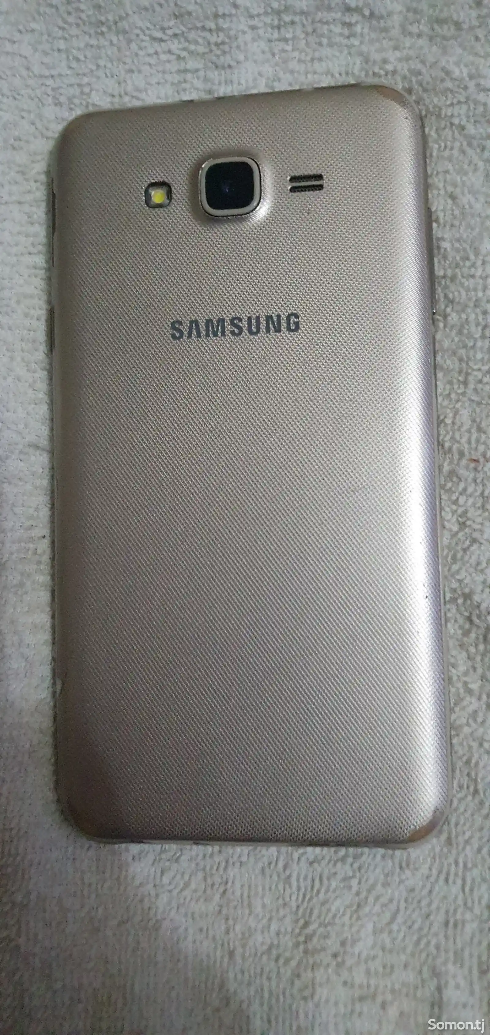 Samsung Galaxy J7 Neo-6