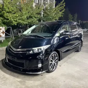 Toyota Estima, 2015