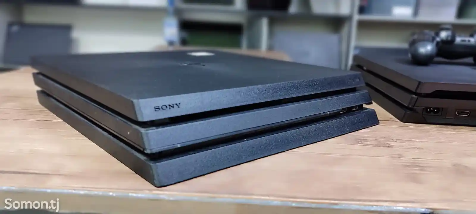 Игровая приставка Sony PlayStation 4Pro-3