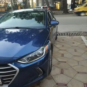 Hyundai Elantra, 2017