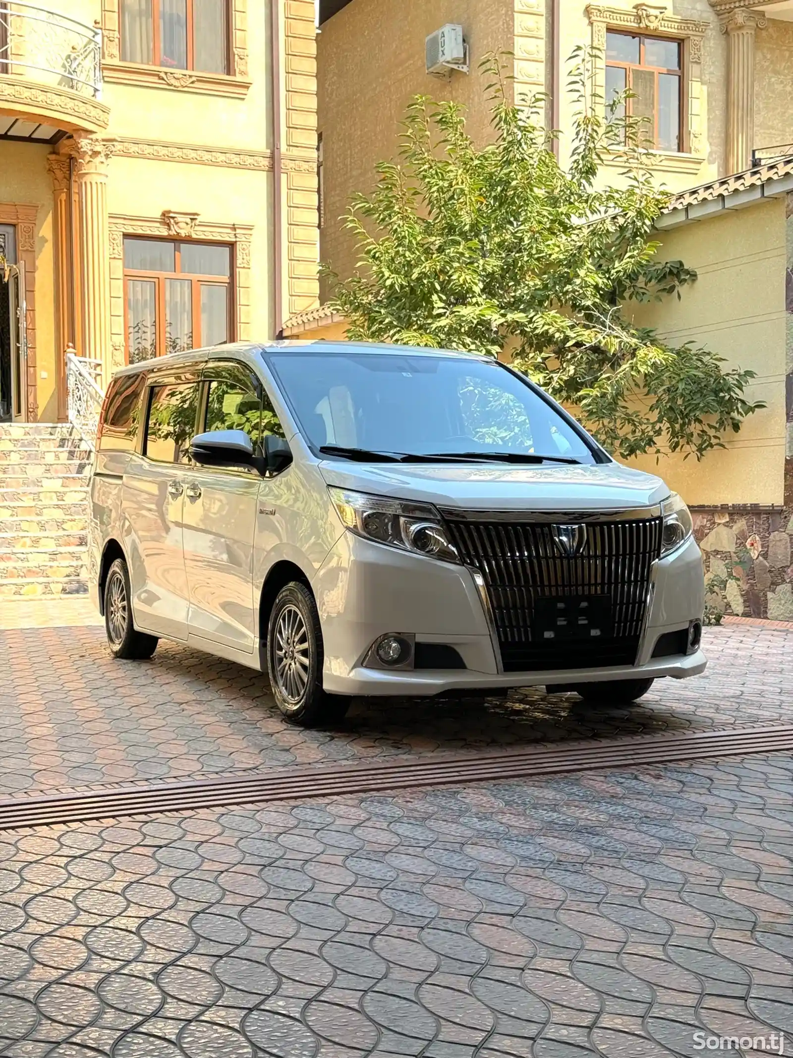 Toyota Voxy, 2015-1