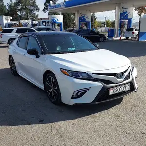 Toyota Camry, 2018