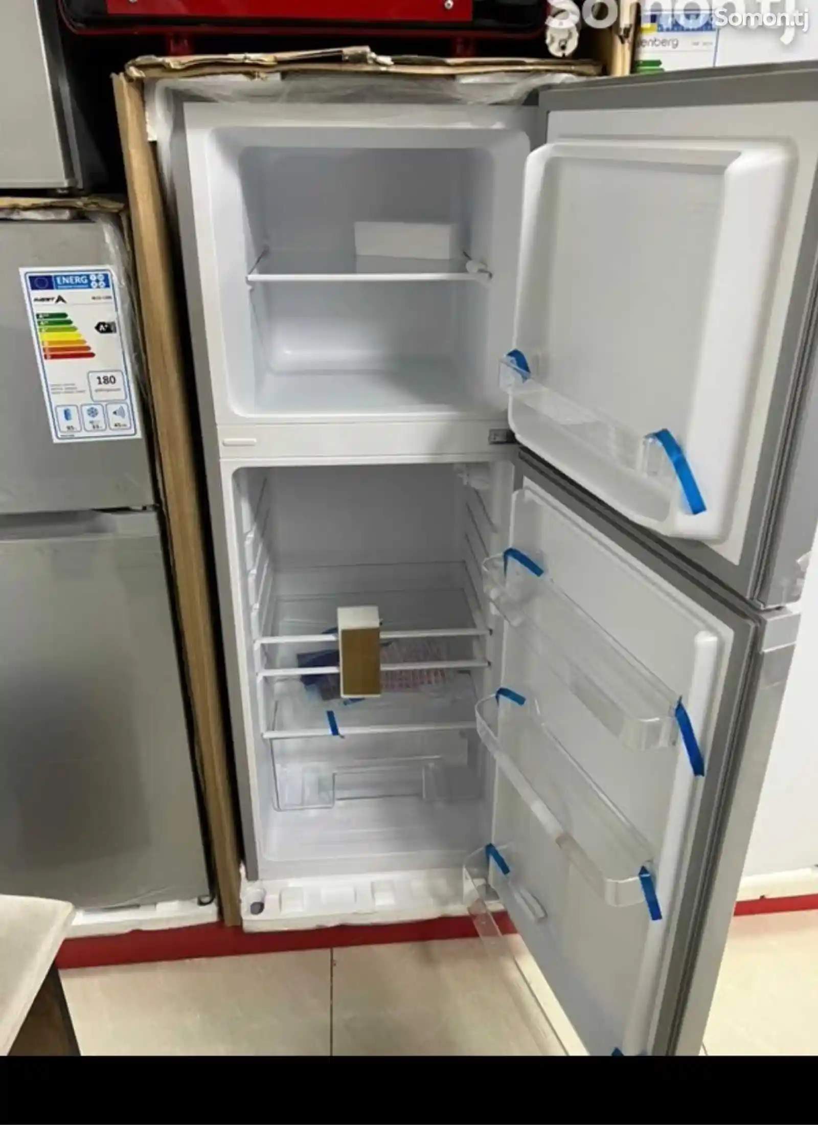 Холодильник Fist-2