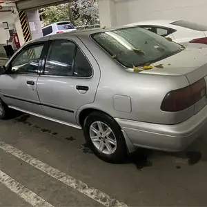 Nissan Sunny, 1996