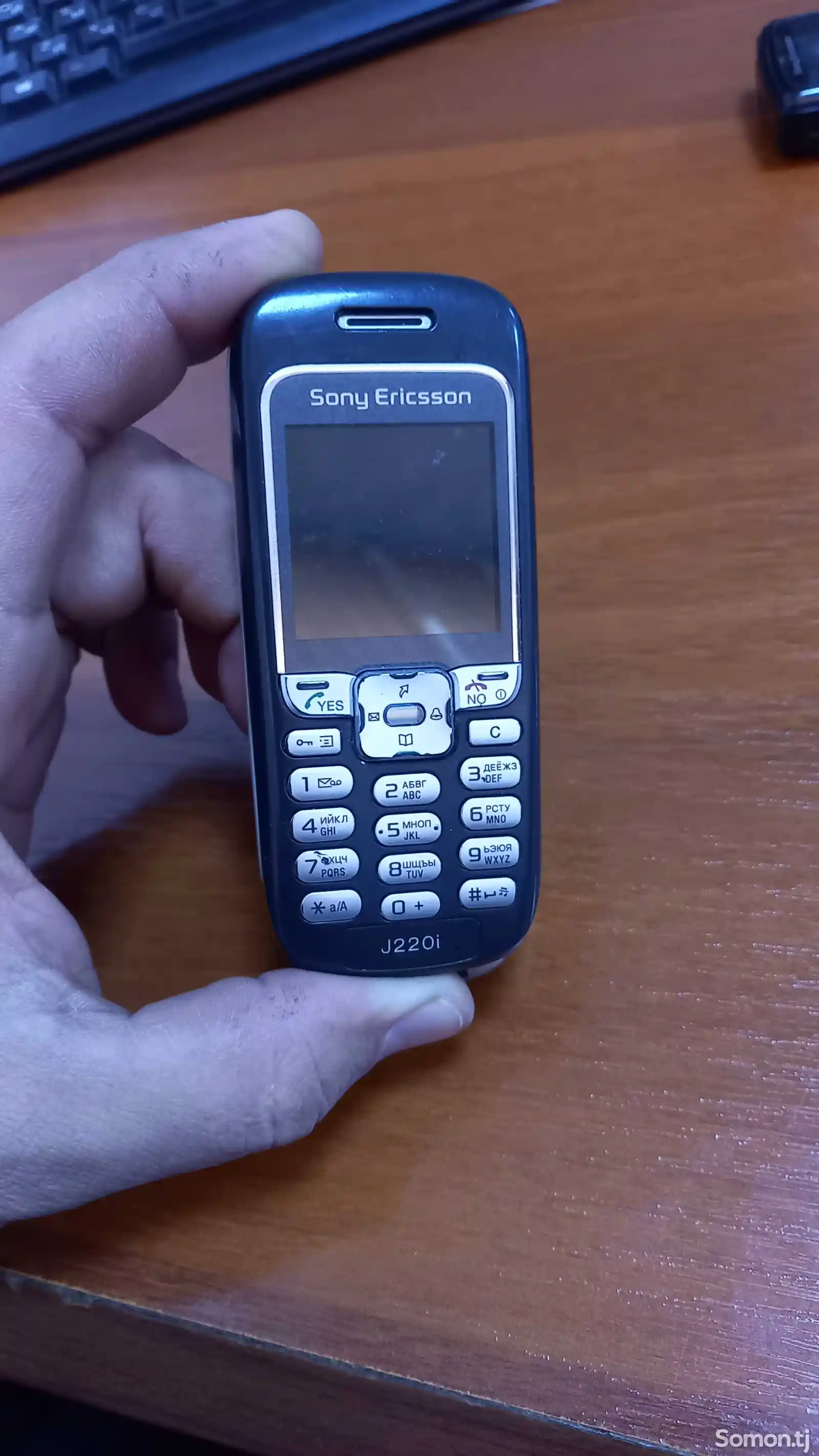 Sony Ericsson J220i-9