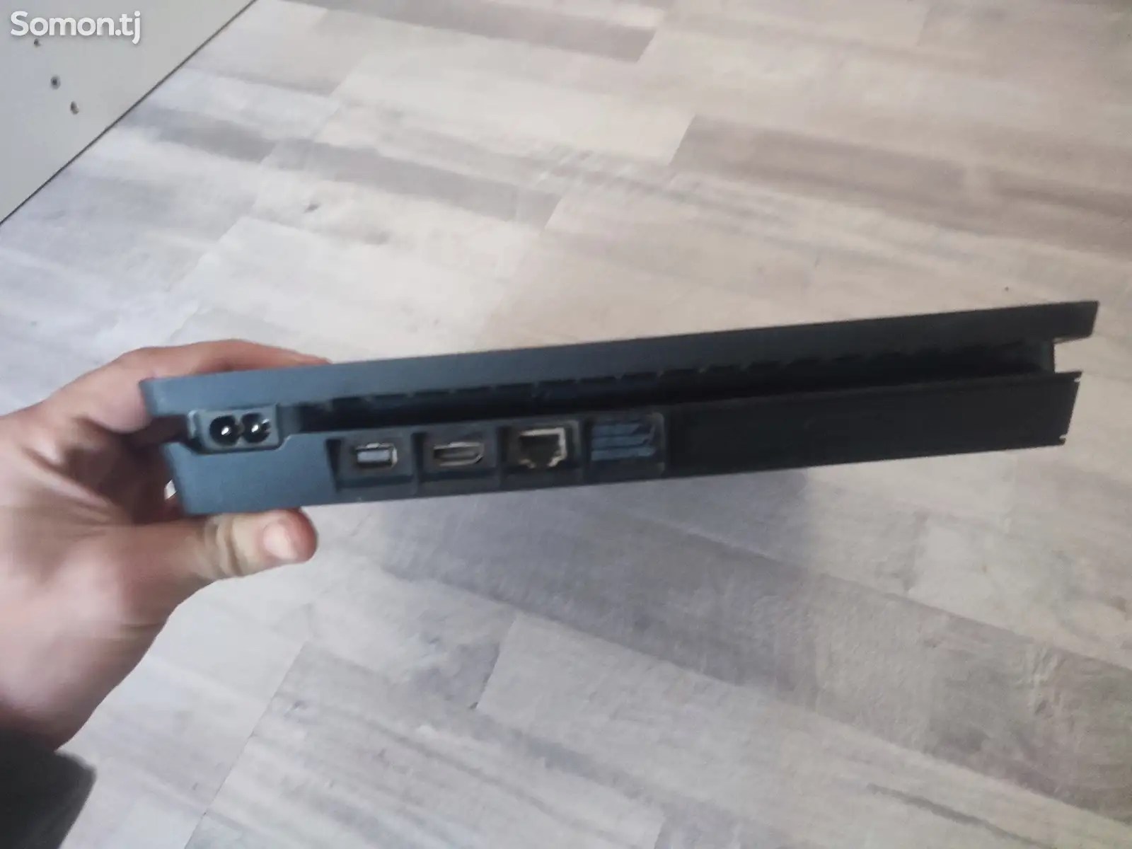 Игровая приставка Sony PlayStation 4 Slim-1