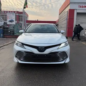 Toyota Camry, 2018