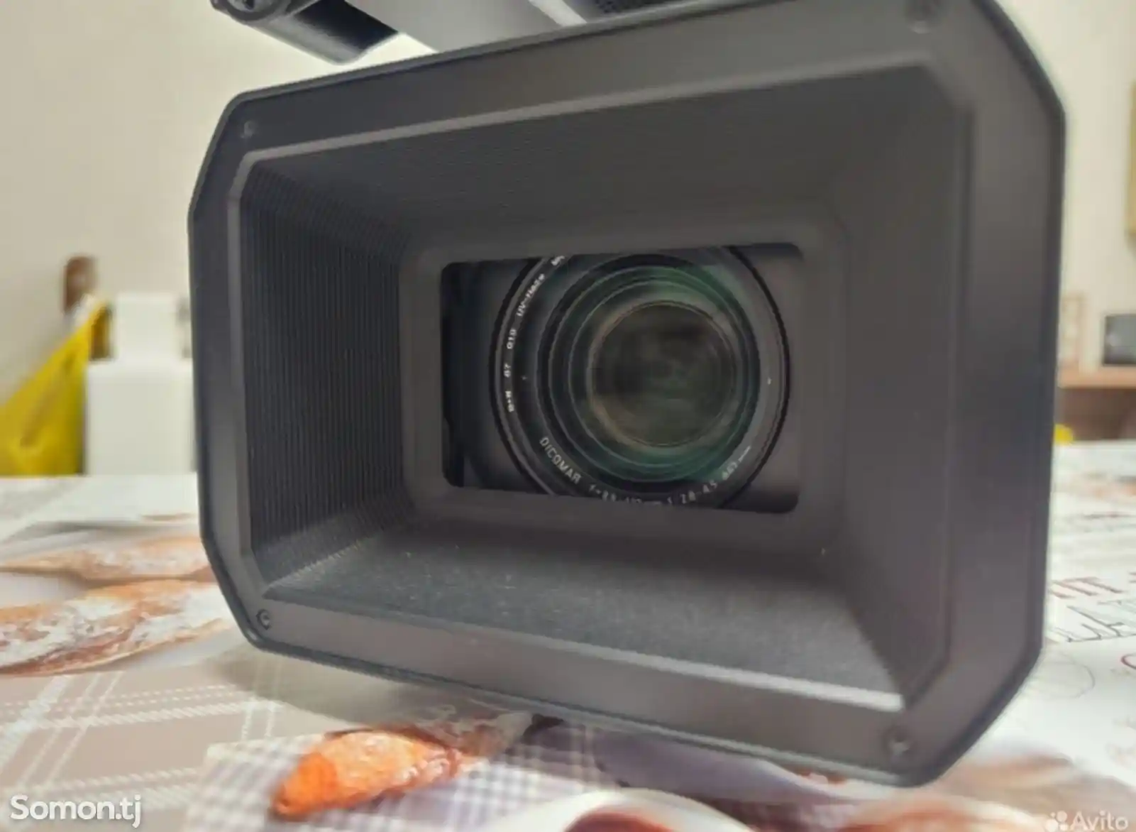Профессиональная видеокамера с 4K FullHD-7